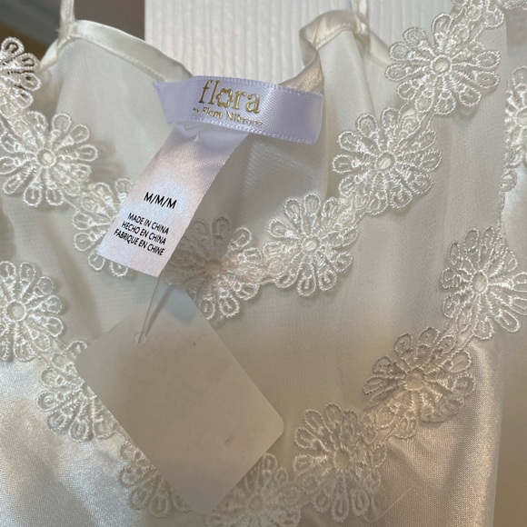 Night Slip - Picture 4 of 4